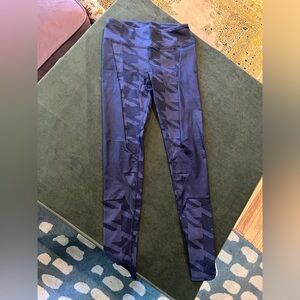ALO Paneled Legging size S